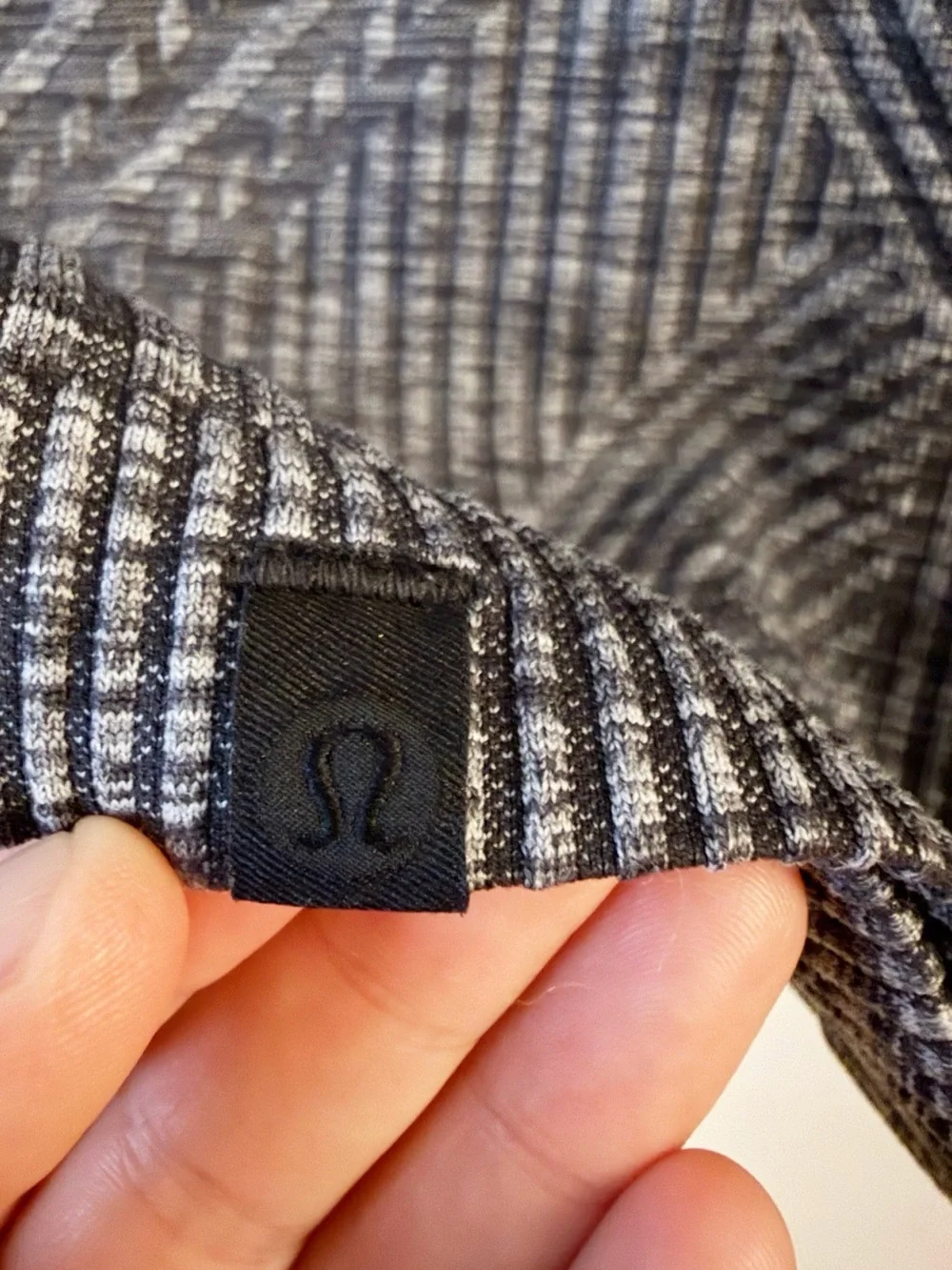 Lululemon Rest Less Pullover Heathered Black Size 8 Mid Layer Top Thumbholes